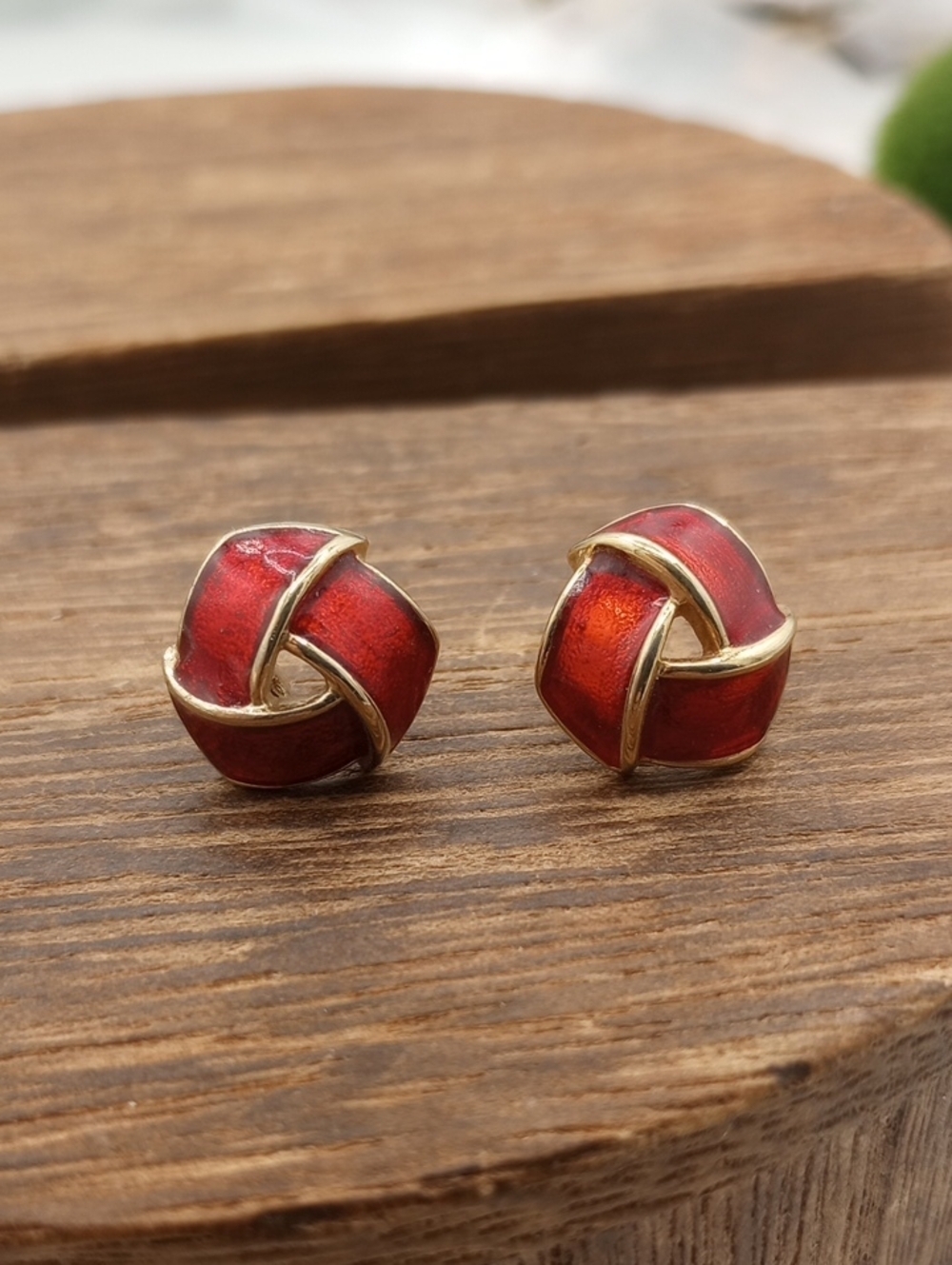 Red Enamel Knot Stud Earrings - Gold Tone Trim E402